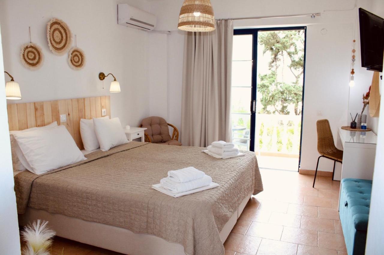 Afroditi Stegna * Archangelos (Rhodes)